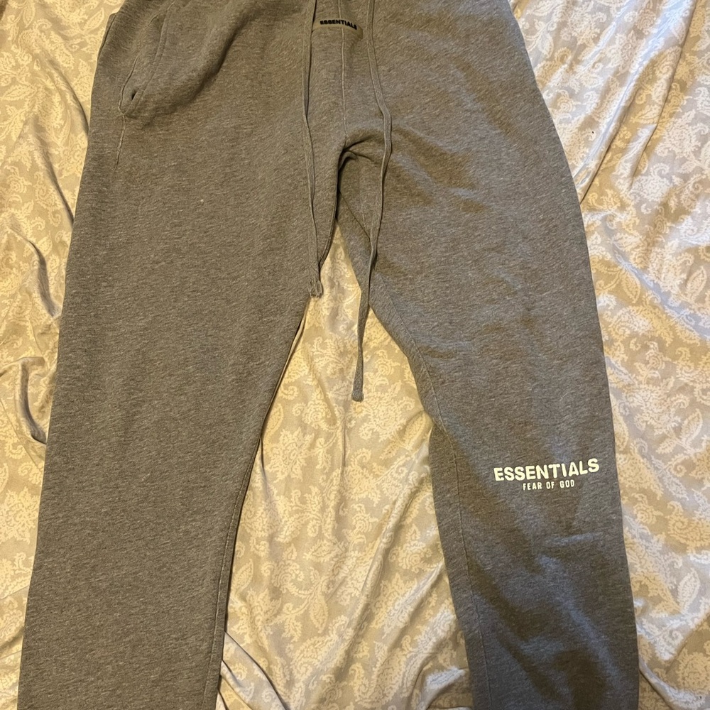 Men’s M Gray Essentials FOG pants